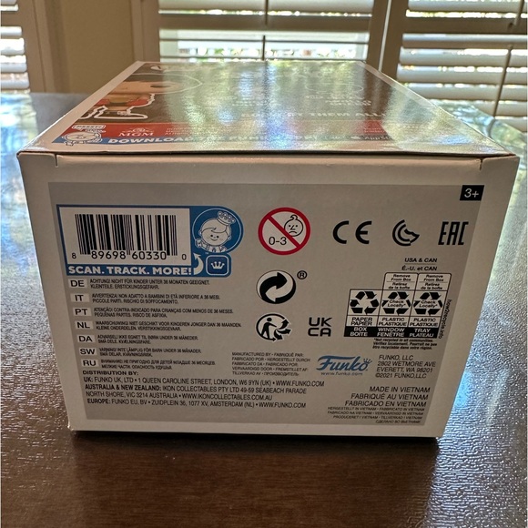 Pop Rocky 45th Anniversary Rocky with Gold Belt Vinyl Figure - Picture 5 of 5